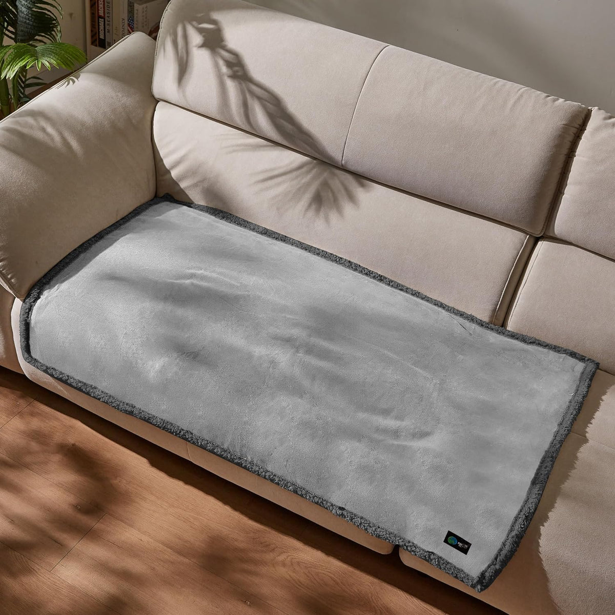 Waterproof Pet Blanket, Reversible Throw for Dogs and Cats - Petguard