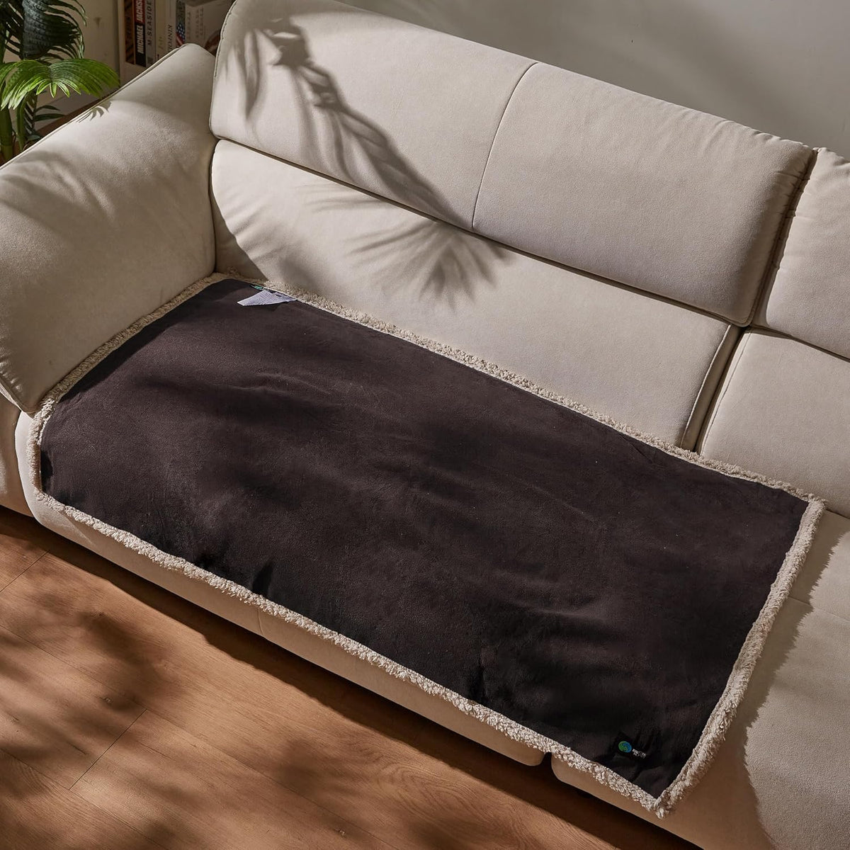 Waterproof Pet Blanket, Reversible Throw for Dogs and Cats - Petguard