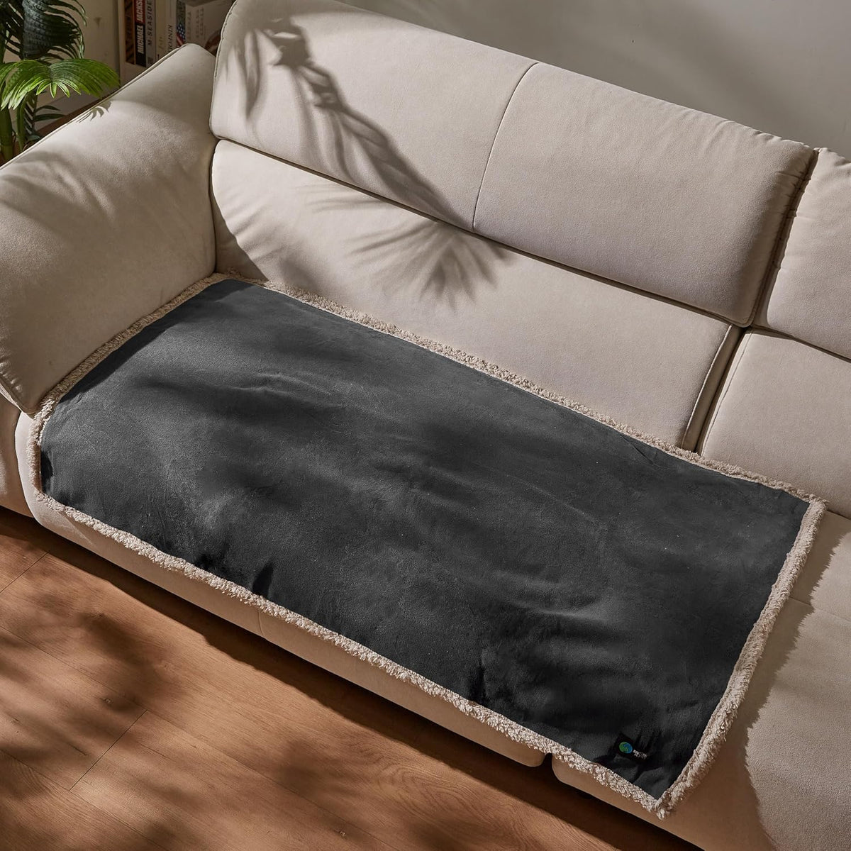 Waterproof Pet Blanket, Reversible Throw for Dogs and Cats - Petguard