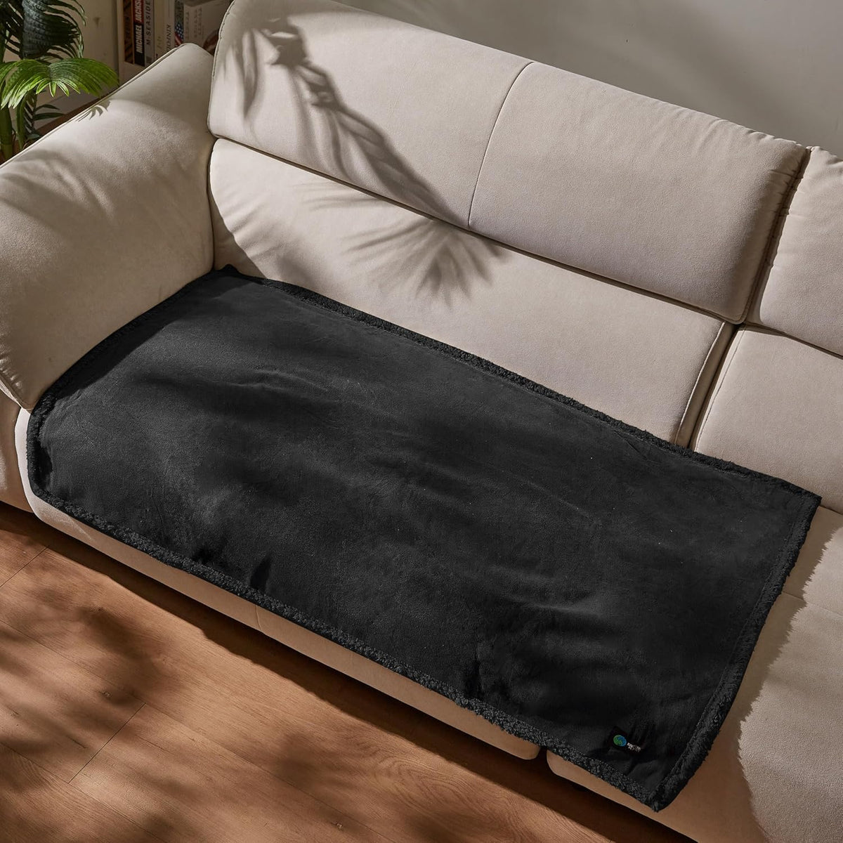 Waterproof Pet Blanket, Reversible Throw for Dogs and Cats - Petguard